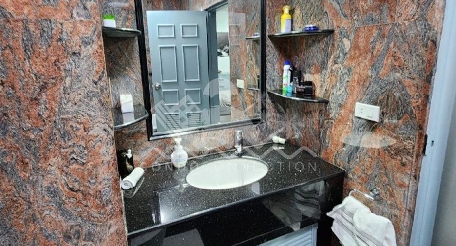 For sale 2 bedrooms condo in Central Pattaya, Pattaya