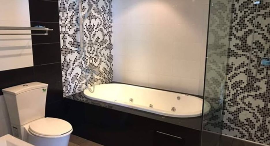For sale 2 bedrooms condo in Pratumnak, Pattaya