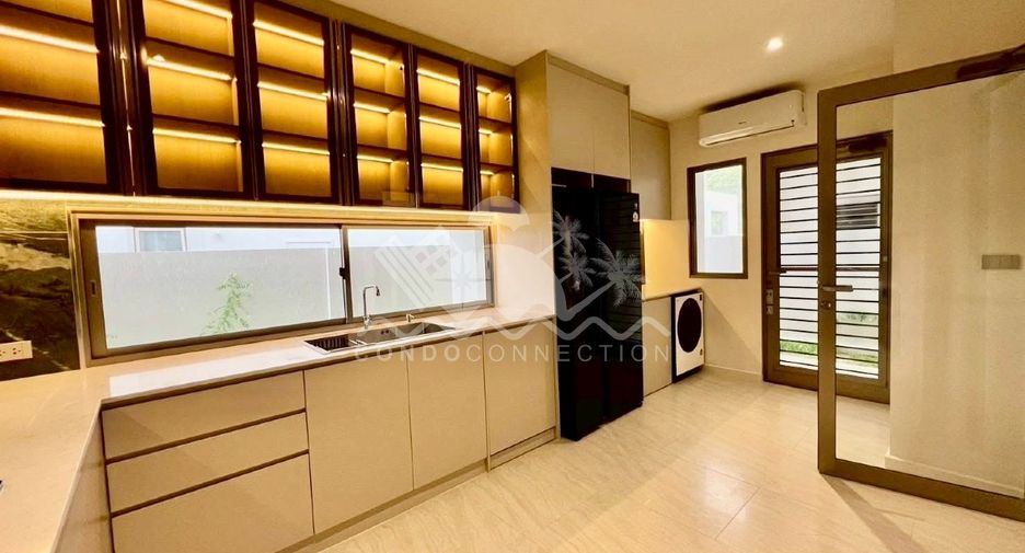 For sale 4 bedrooms house in East Pattaya, Pattaya
