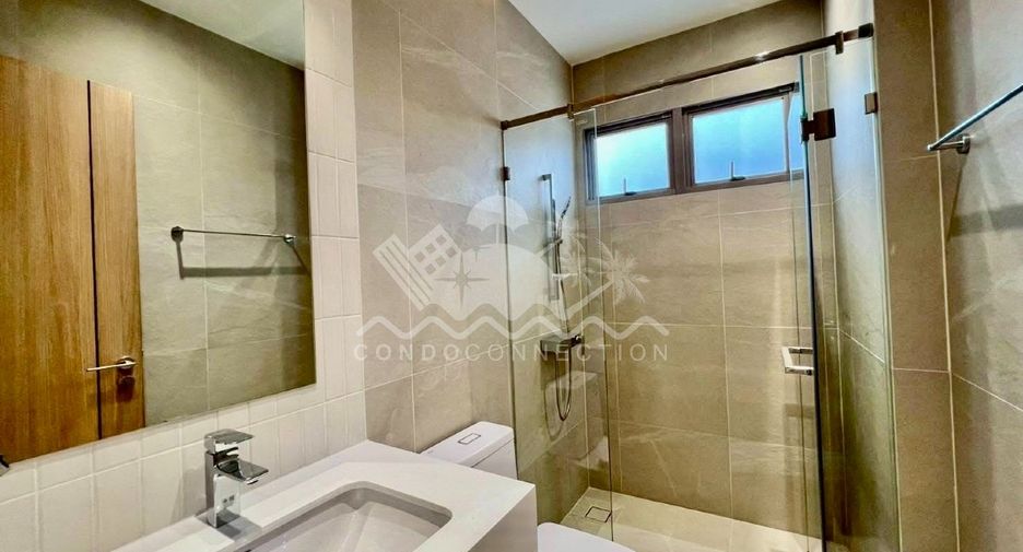 For sale 4 bedrooms house in East Pattaya, Pattaya