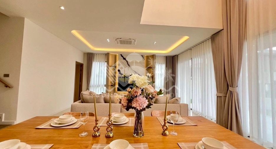 For sale 4 bedrooms house in East Pattaya, Pattaya