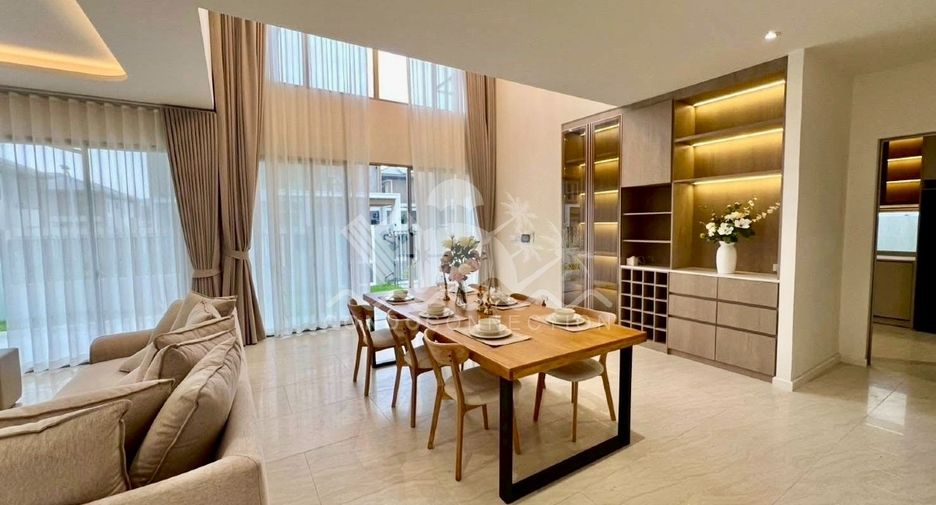 For sale 4 bedrooms house in East Pattaya, Pattaya