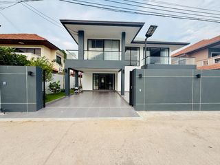 出售 6 卧室 独立屋 在 Bang Lamung, Chon Buri