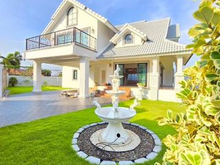 Casa en venta de 5 habitaciones en Bang Lamung, Chonburi