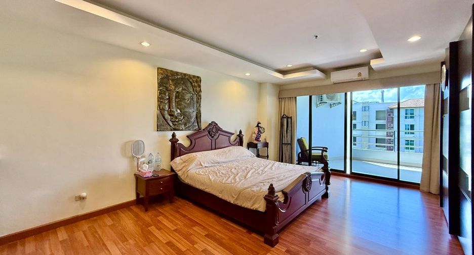 For sale 2 bedrooms condo in Pratumnak, Pattaya