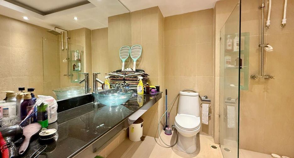 For sale 2 bedrooms condo in Pratumnak, Pattaya