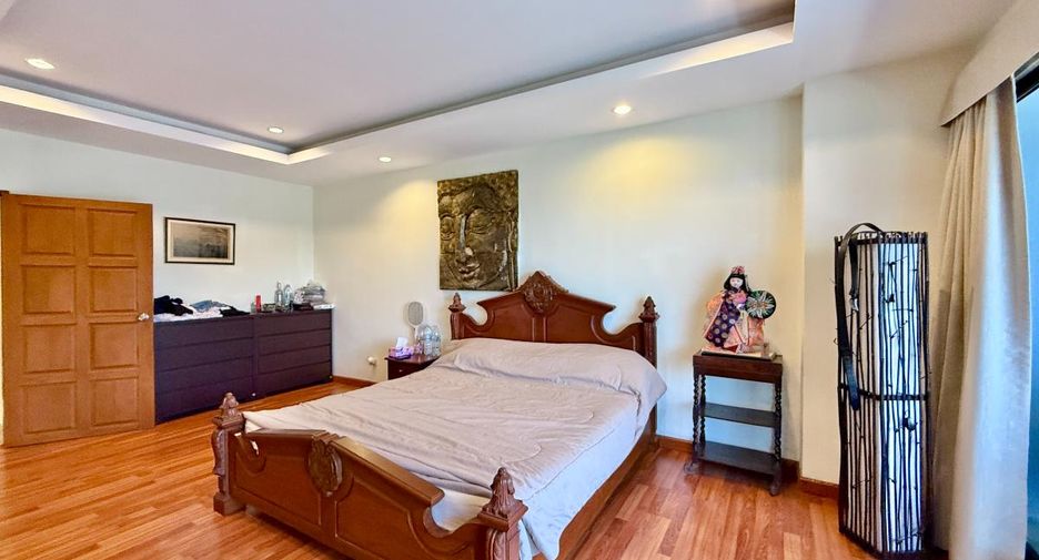 For sale 2 bedrooms condo in Pratumnak, Pattaya