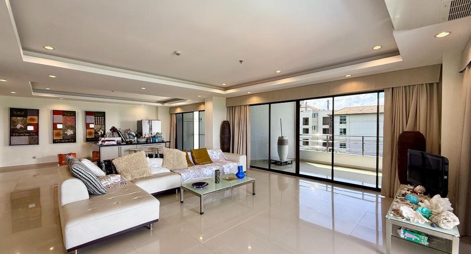 For sale 2 bedrooms condo in Pratumnak, Pattaya