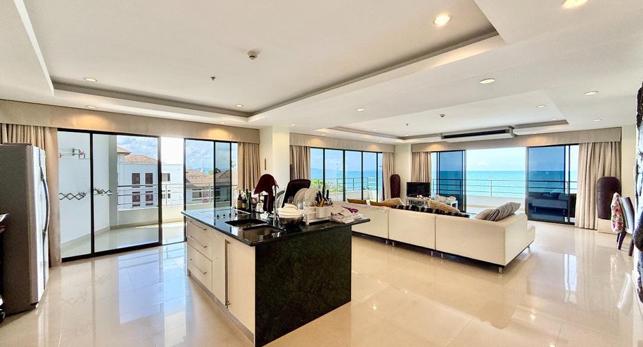For sale 2 bedrooms condo in Pratumnak, Pattaya