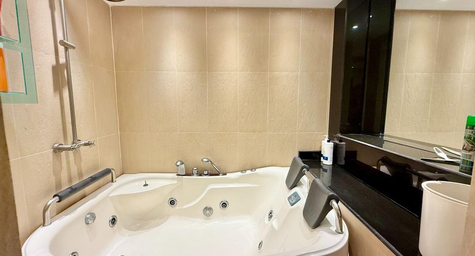 For sale 2 bedrooms condo in Pratumnak, Pattaya