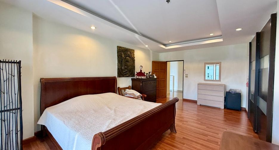 For sale 2 bedrooms condo in Pratumnak, Pattaya