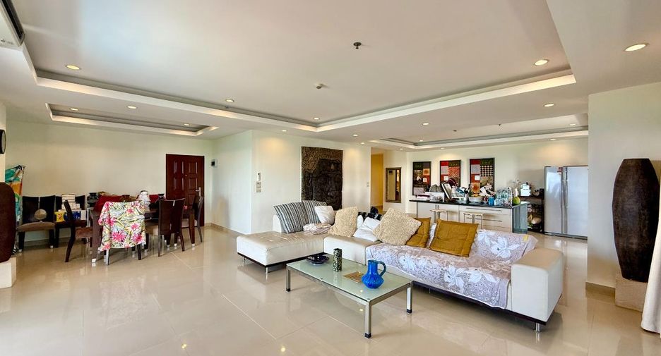 For sale 2 bedrooms condo in Pratumnak, Pattaya