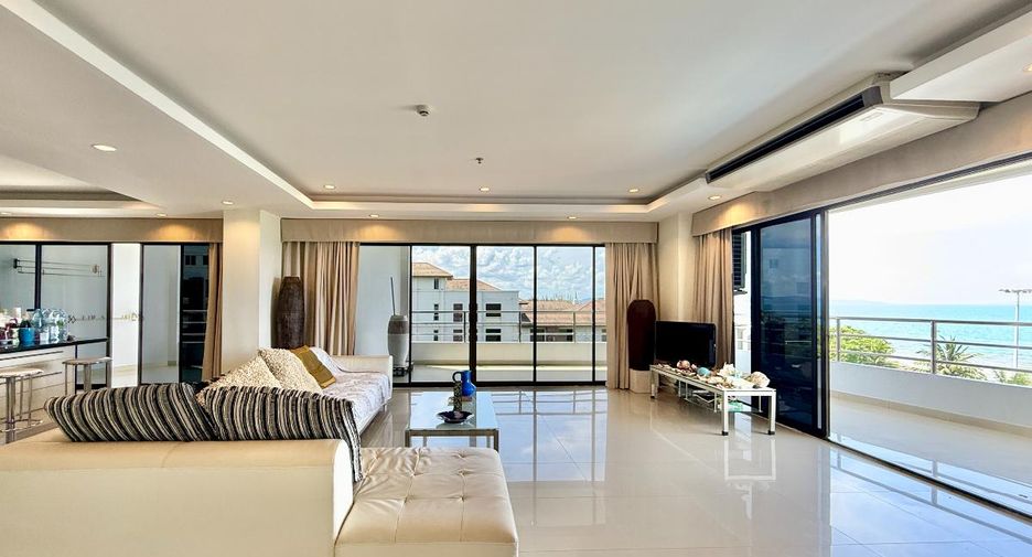 For sale 2 bedrooms condo in Pratumnak, Pattaya