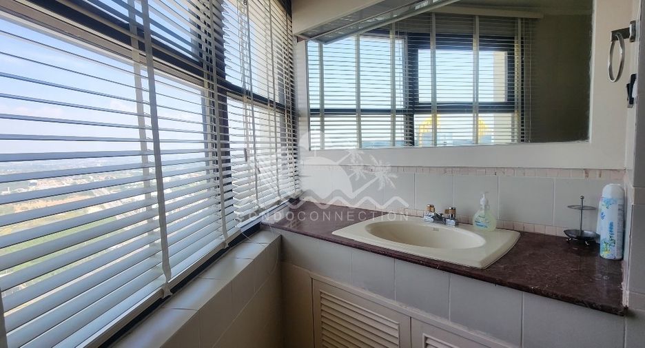 For sale 2 bedrooms condo in Jomtien, Pattaya