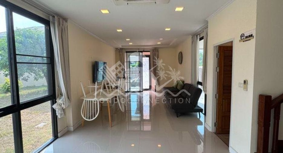 For sale 4 bedrooms house in East Pattaya, Pattaya