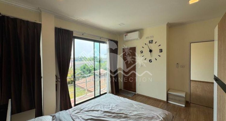 For sale 4 bedrooms house in East Pattaya, Pattaya