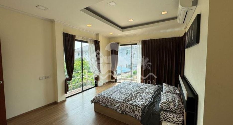 For sale 4 bedrooms house in East Pattaya, Pattaya