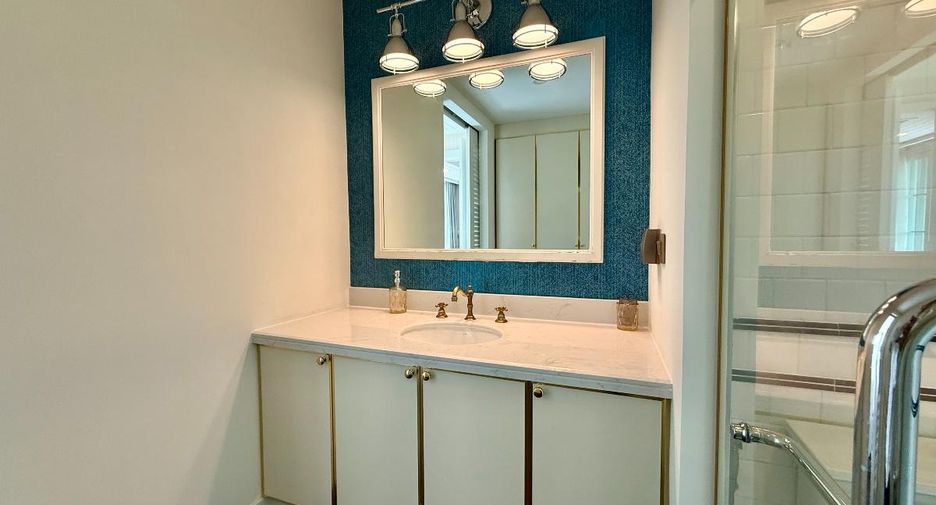For sale 3 ベッドルーム condo in Sattahip, Chonburi