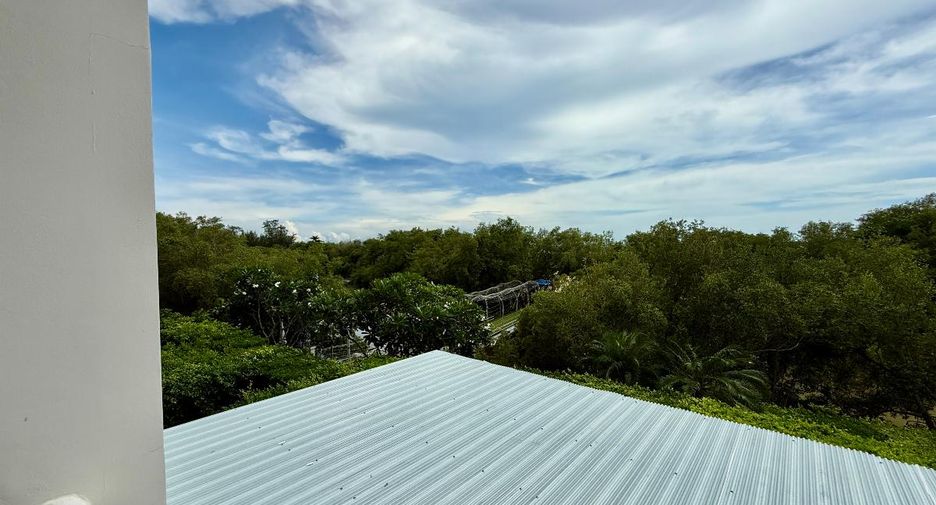For sale 3 ベッドルーム condo in Sattahip, Chonburi