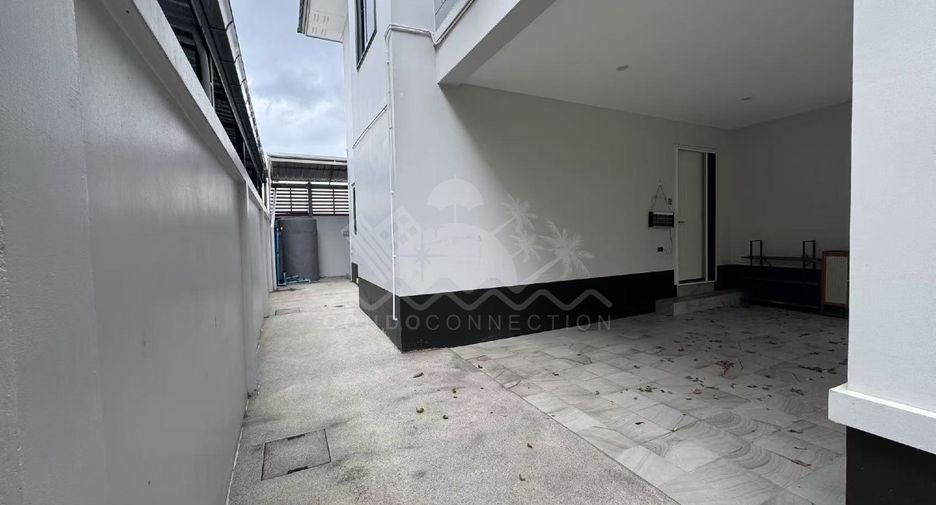 For sale 3 bedrooms house in East Pattaya, Pattaya