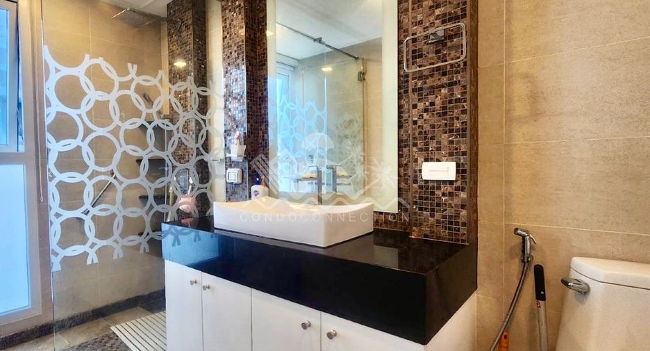For sale 2 bedrooms condo in Pratumnak, Pattaya
