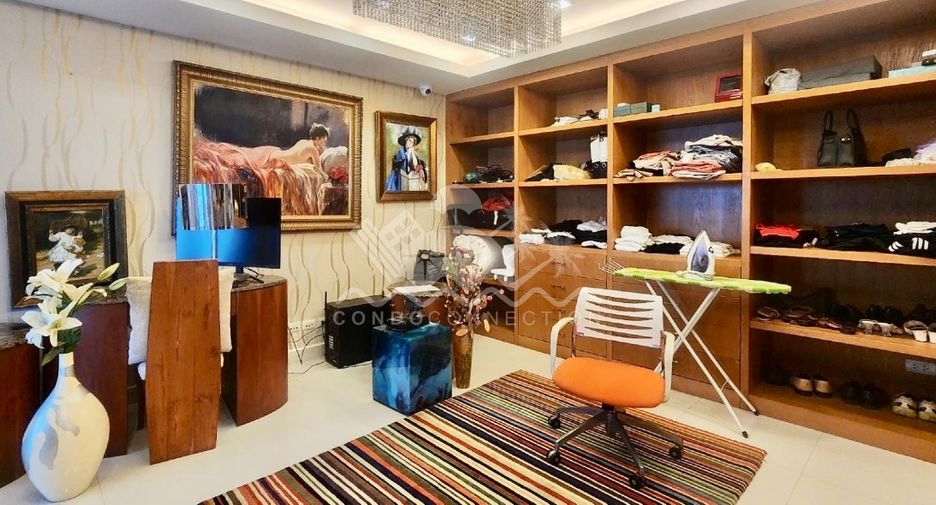 For sale 2 bedrooms condo in Pratumnak, Pattaya