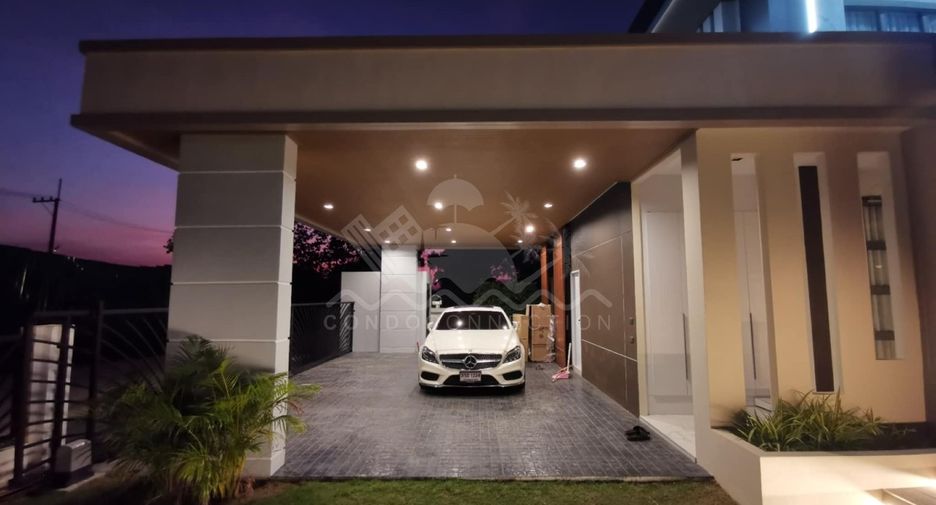 For sale 4 bedrooms house in East Pattaya, Pattaya