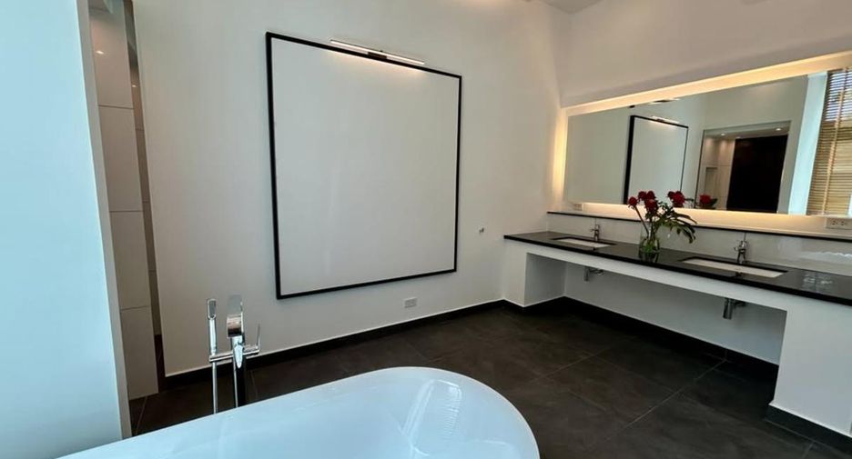 For sale 4 bedrooms house in Huay Yai, Pattaya