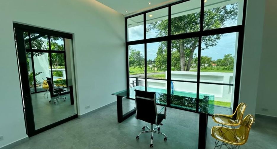 For sale 4 bedrooms house in Huay Yai, Pattaya