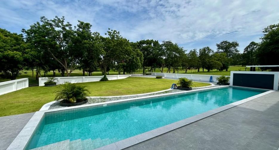 For sale 4 bedrooms house in Huay Yai, Pattaya