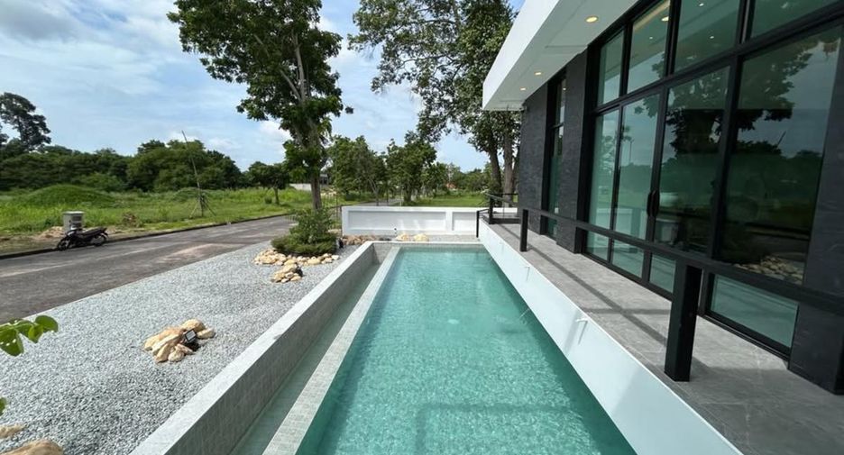 For sale 4 bedrooms house in Huay Yai, Pattaya