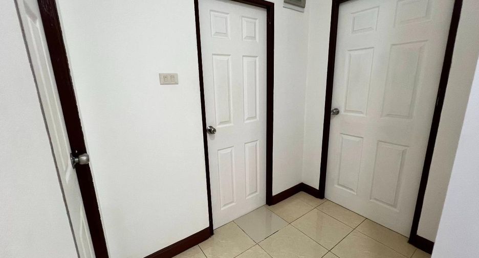 For sale 3 bedrooms house in East Pattaya, Pattaya