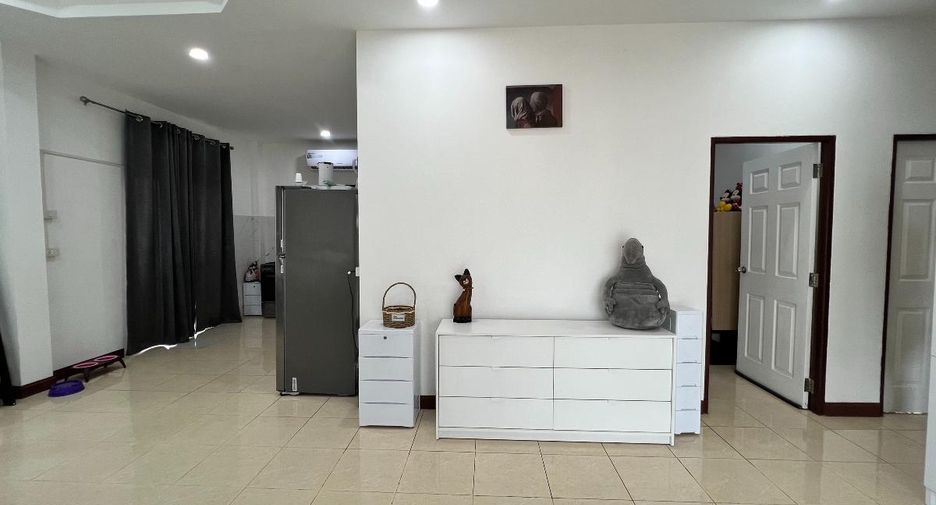 For sale 3 bedrooms house in East Pattaya, Pattaya