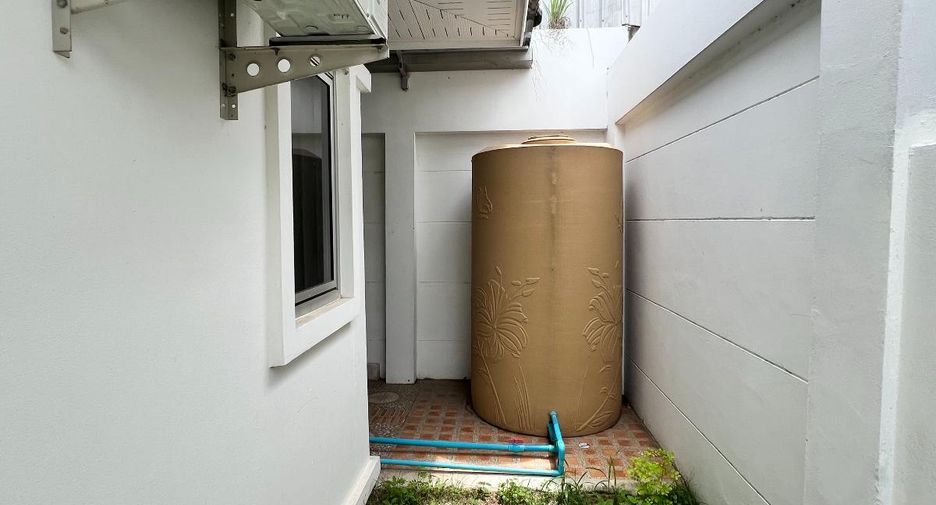 For sale 3 bedrooms house in East Pattaya, Pattaya