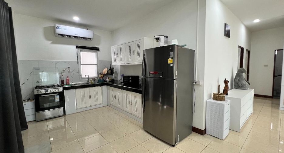 For sale 3 bedrooms house in East Pattaya, Pattaya