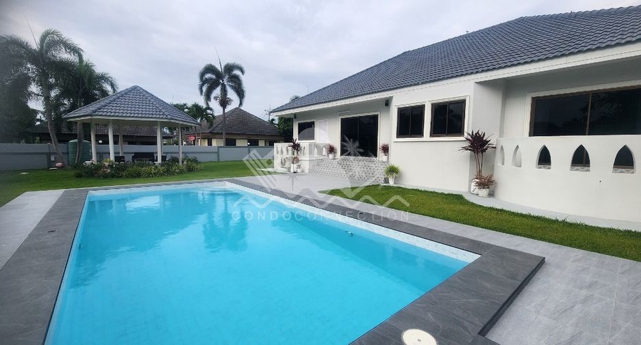 For sale 3 bedrooms house in Sattahip, Chonburi