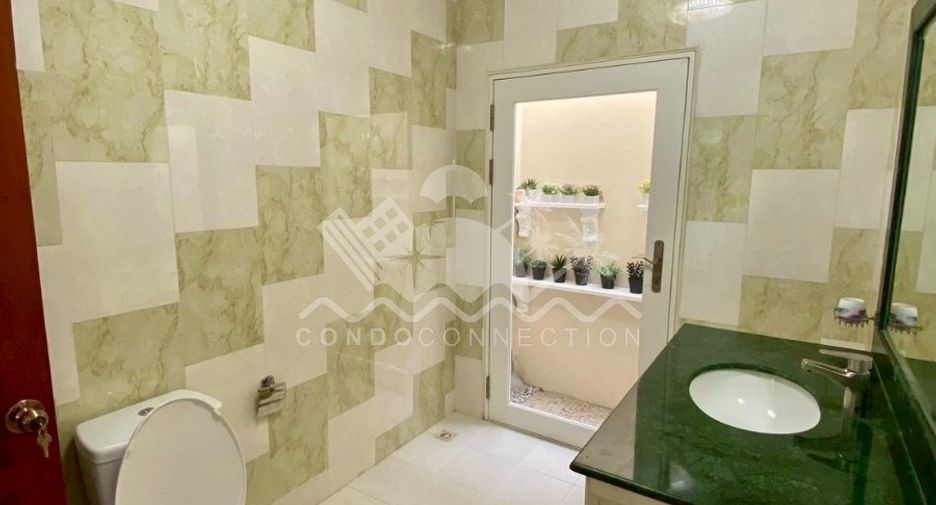 Haus zur Miete mit 5 Zimmer in Jomtien, Pattaya