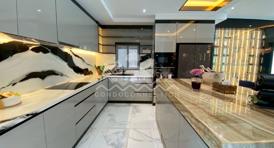 For sale 5 bedrooms house in East Pattaya, Pattaya