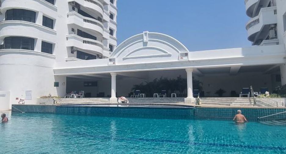 For sale studio condo in Pratumnak, Pattaya