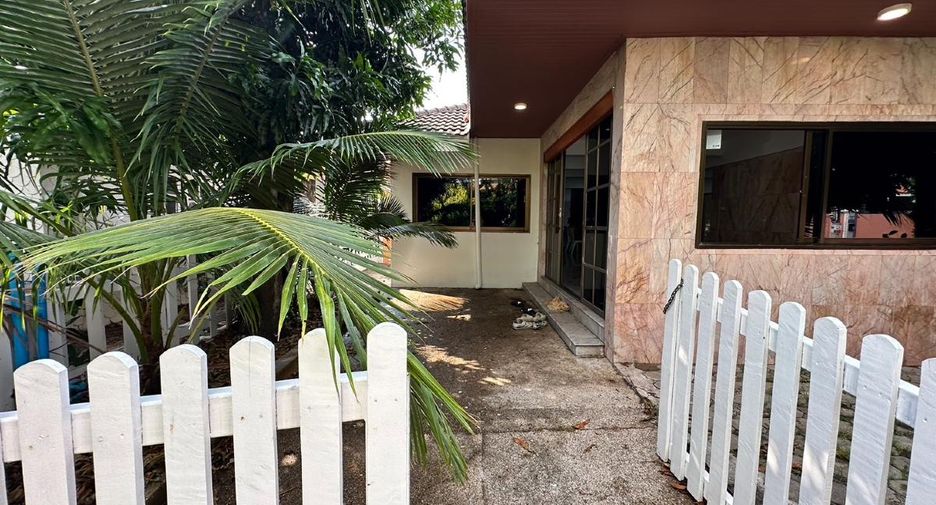 For sale 1 bed house in Pratumnak, Pattaya