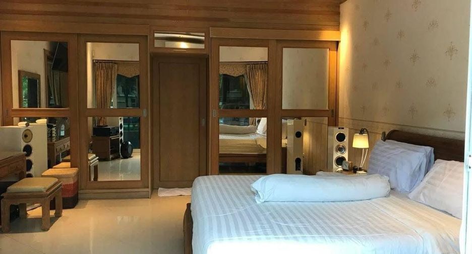 For sale 2 bedrooms condo in Pratumnak, Pattaya
