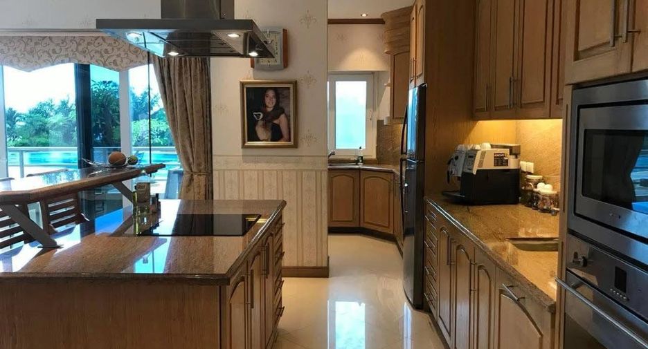 For sale 2 bedrooms condo in Pratumnak, Pattaya