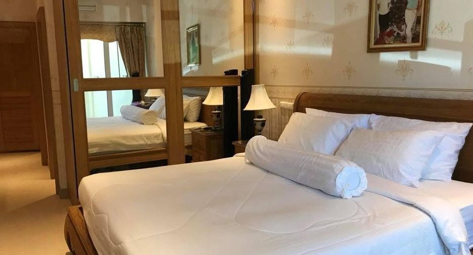 For sale 2 bedrooms condo in Pratumnak, Pattaya