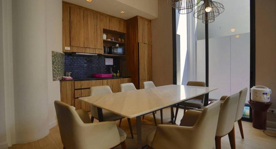 For sale 4 bedrooms house in South Pattaya, Pattaya