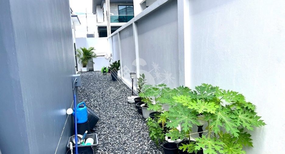 For sale 3 bedrooms house in East Pattaya, Pattaya
