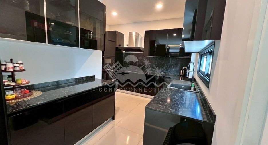 For sale 3 bedrooms house in East Pattaya, Pattaya