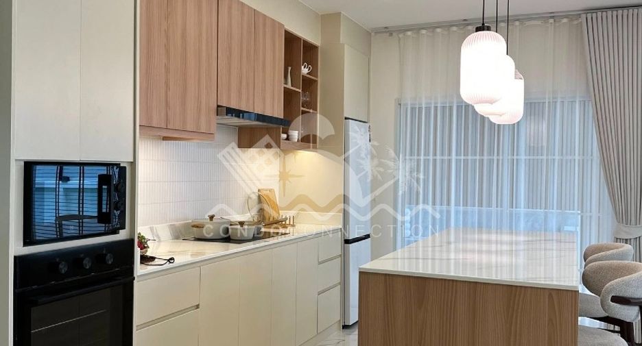 For sale 4 bedrooms house in East Pattaya, Pattaya
