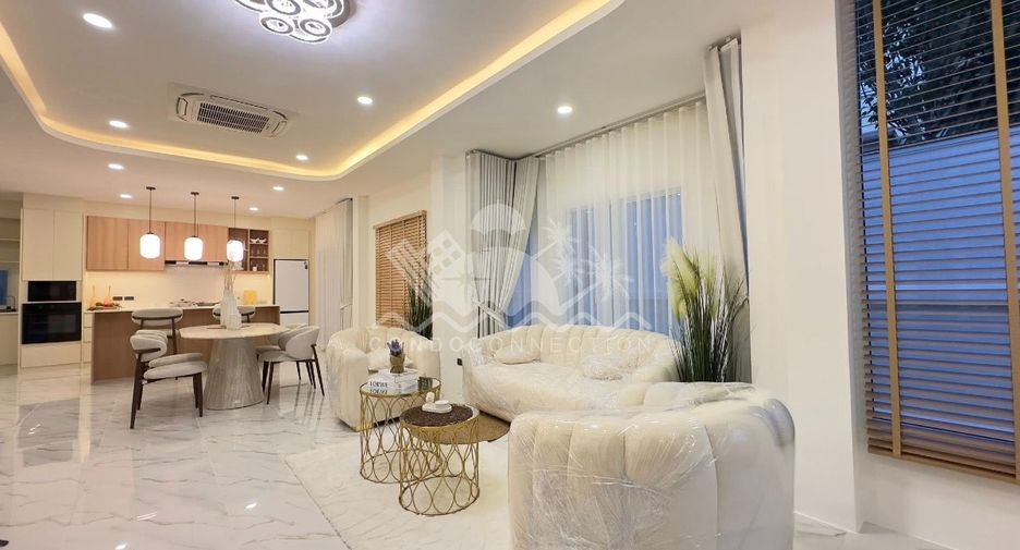 For sale 4 bedrooms house in East Pattaya, Pattaya