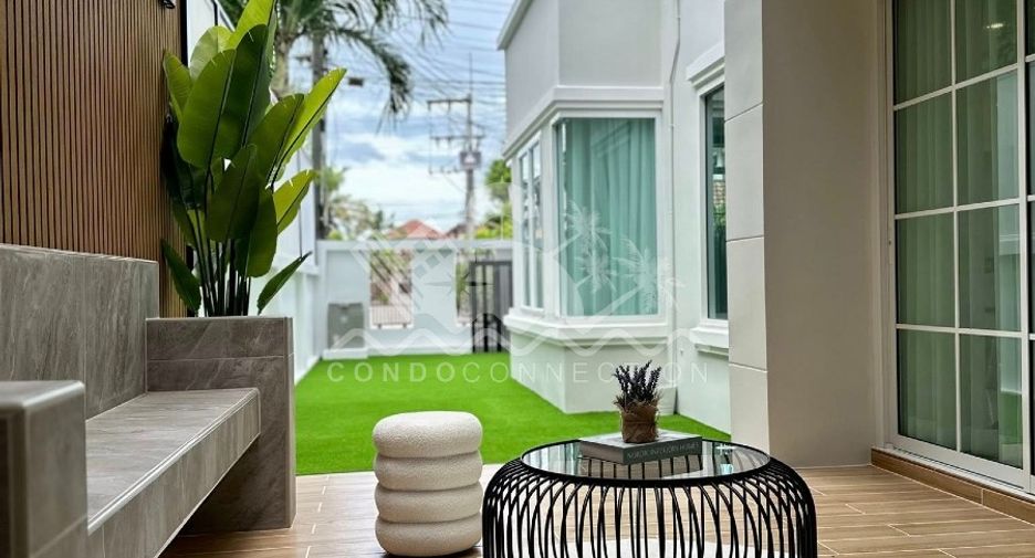 For sale 4 bedrooms house in East Pattaya, Pattaya