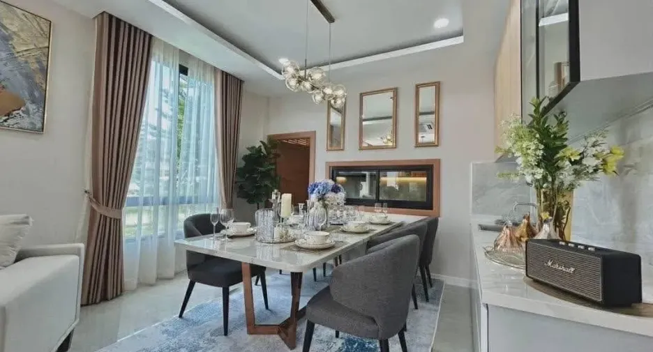 À vendre 4 chambres villa à East Pattaya, Pattaya
